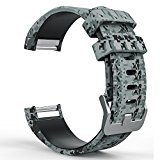 Fitbit Charge 2 Band, MoKo Soft Silicone Adjustable Replacement Sport Strap Band for 2016 Fitbit Charge 2 HR Heart Rate + Fitness Wristband, Wrist Length 5.70″-8.26″, Shallow Digital Camouflage